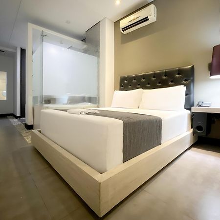 Hotel 47 Medellin Center Esterno foto