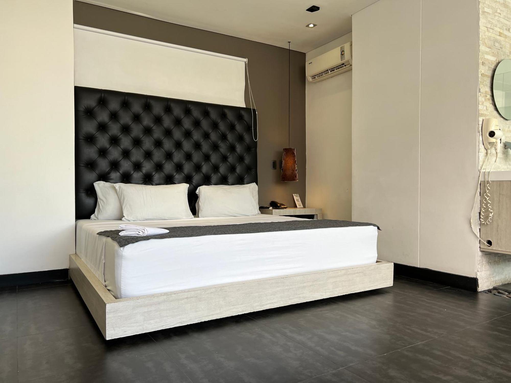 Hotel 47 Medellin Center Esterno foto