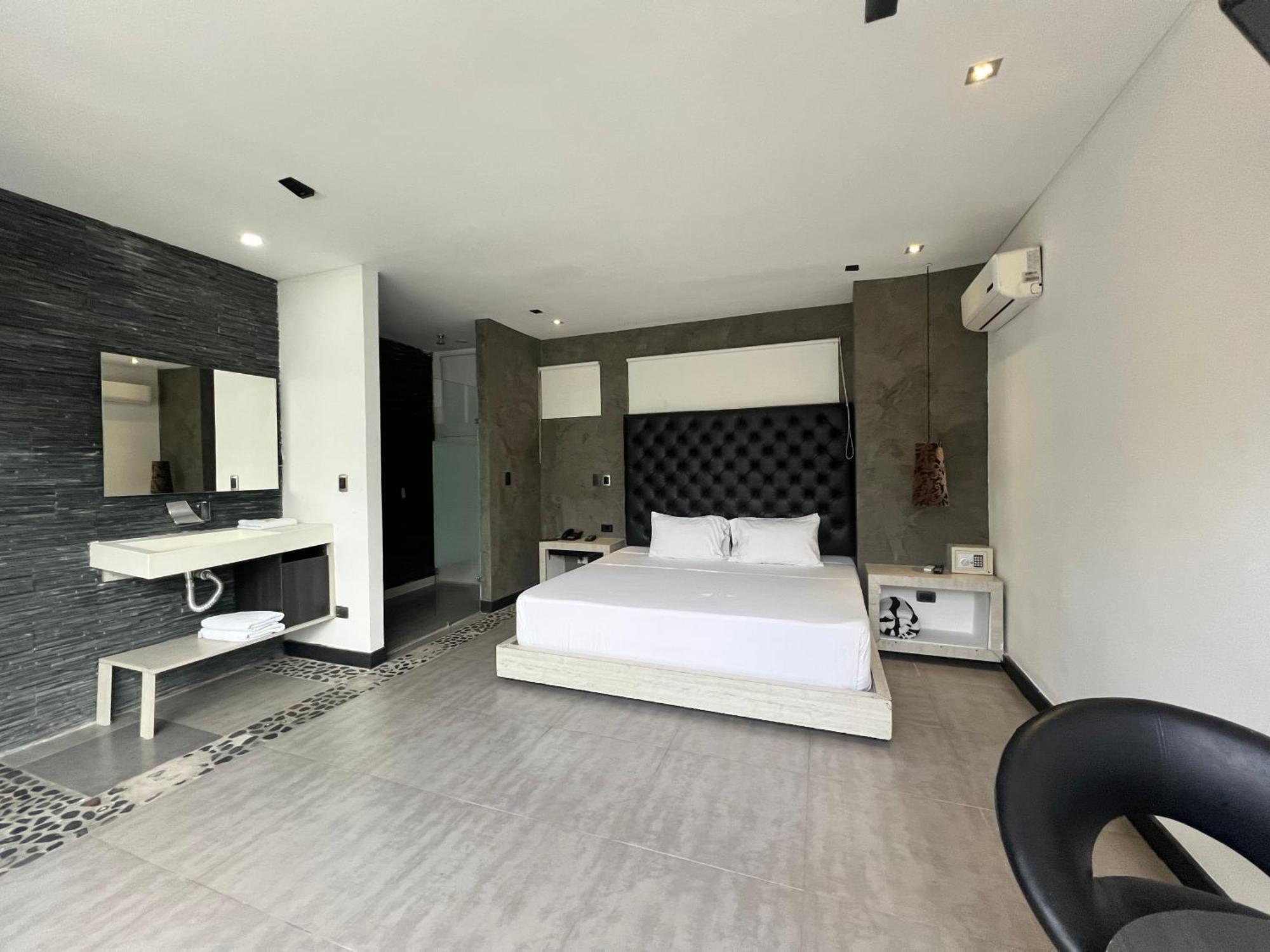 Hotel 47 Medellin Center Esterno foto