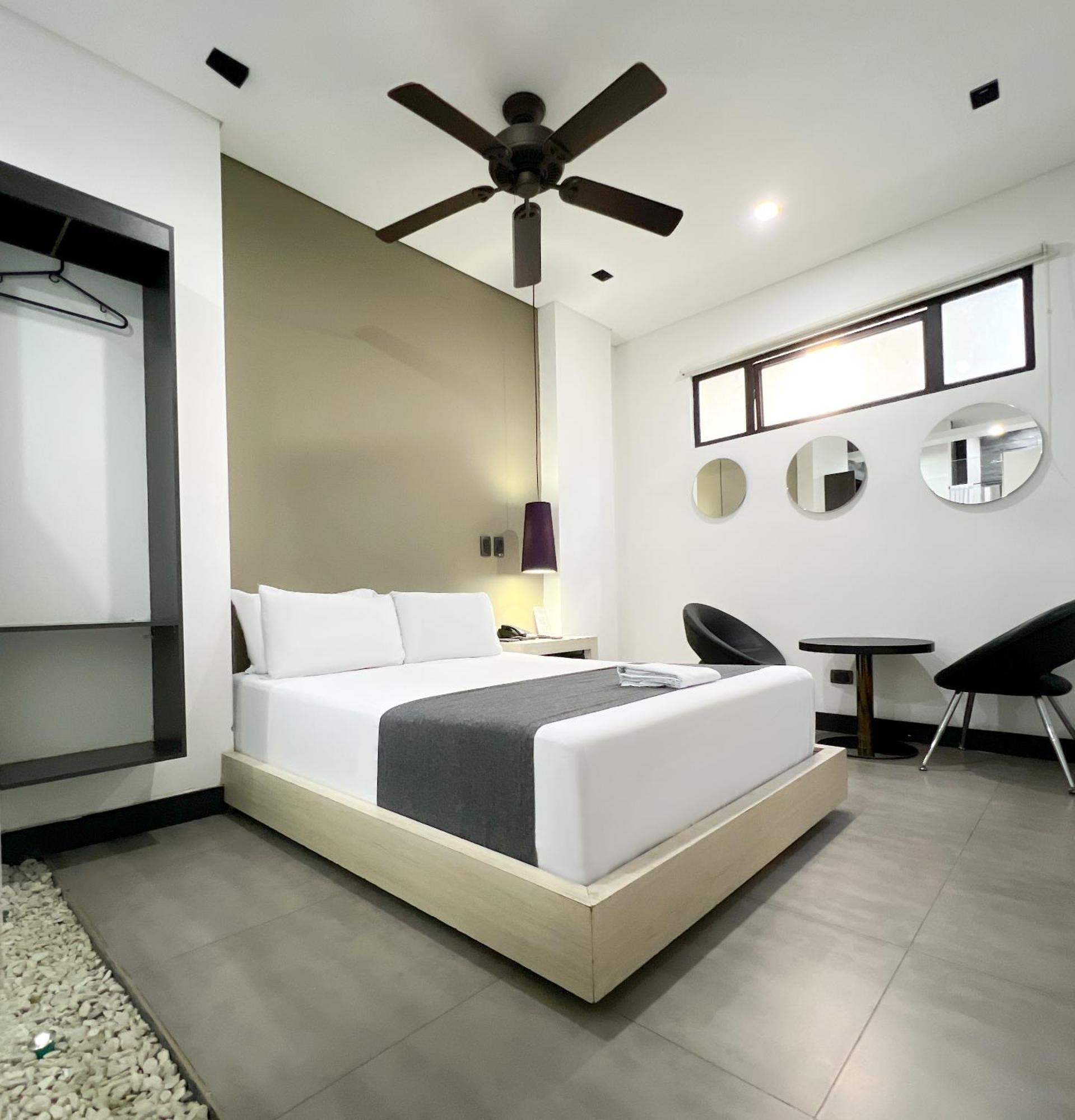 Hotel 47 Medellin Center Esterno foto
