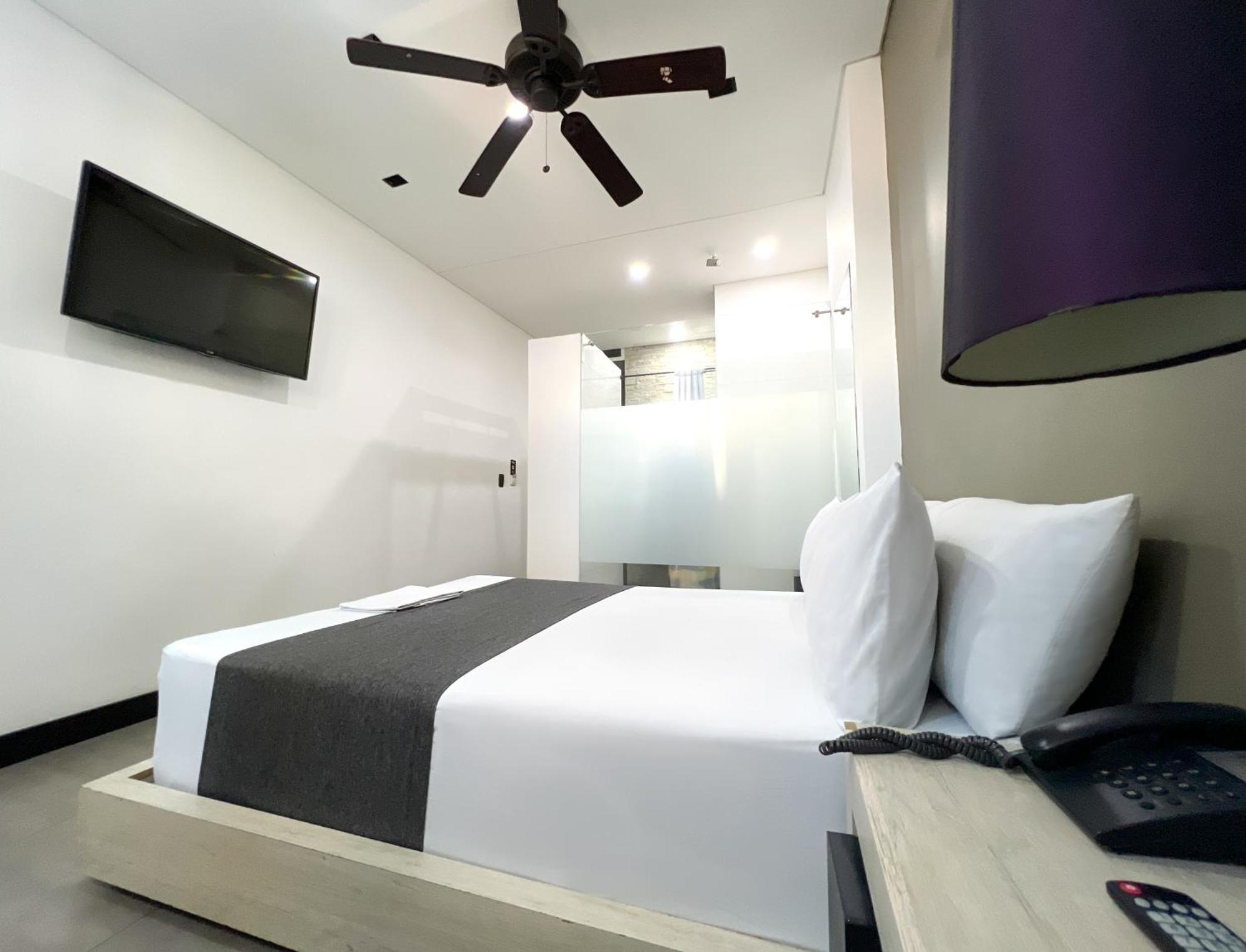 Hotel 47 Medellin Center Esterno foto